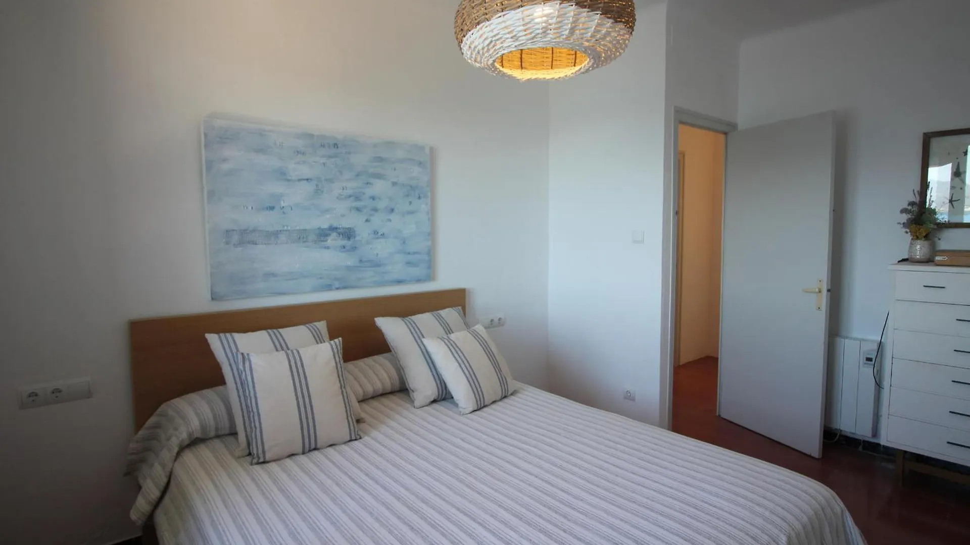Holiday home Cap De Ras - Casa Individual Situada En Primera Linea De Mar, Con Magnificas Vistas De La Playa De Cap De Ras De Llanca - Es-228-185